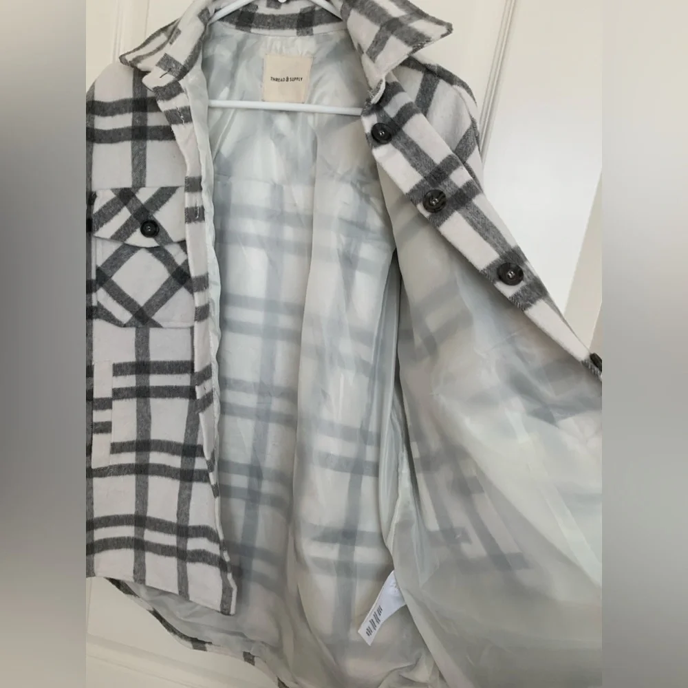 Thread & Supply Plaid Shacket Jacket Gray & White Button Front Lined Size Small - Picture 5 of 13